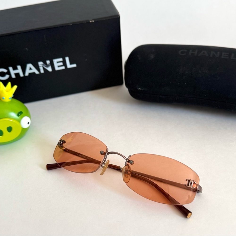 Chanel CC Logo Rimless Sunglasses - Picture 12 of 12